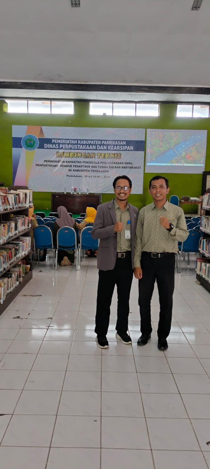 Salah Satu Guru SMA Puncak Darussalam mengikuti BIMTEK Pengelolaan Perpustakaan di Perpustakaan Umum